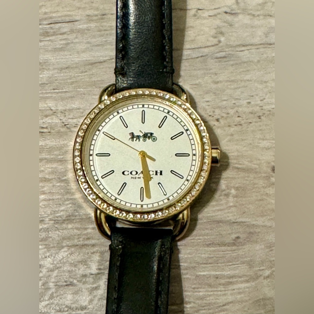 Coach LEX WOMENS Watch WHITE DIAL WITH ION PLATED THIN GOLD BRASS AND CRYSTALS - Picture 7 of 15
